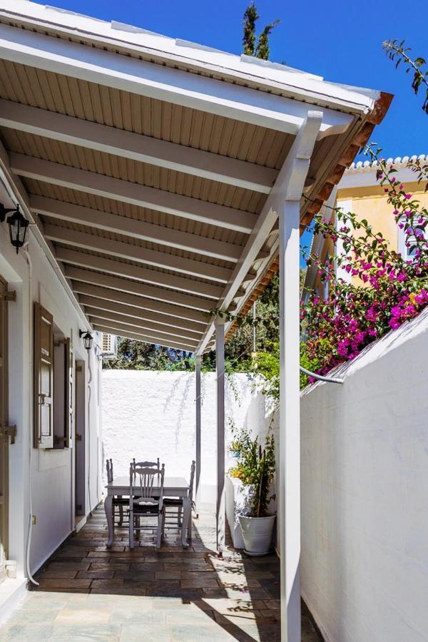 Villa Aria House Spétses Esterno foto